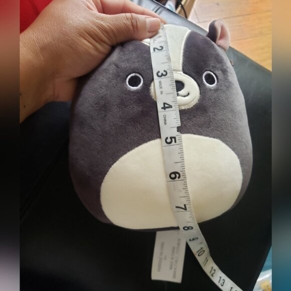 Squishmalow ute Plush Toy Set Skunk up ake Penguin and Snowman - Picture 6 of 8